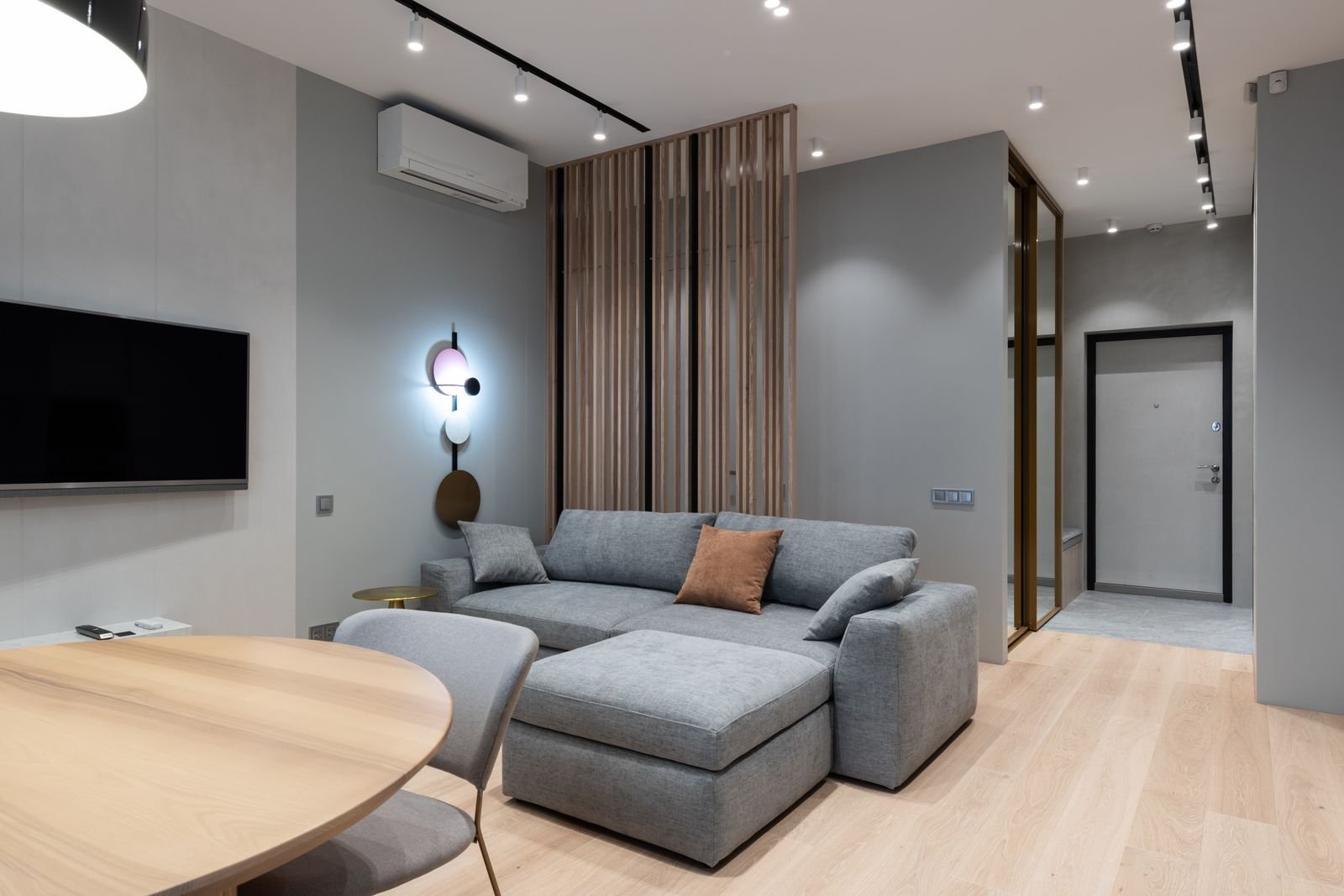 Climatisation murale dans un salon moderne